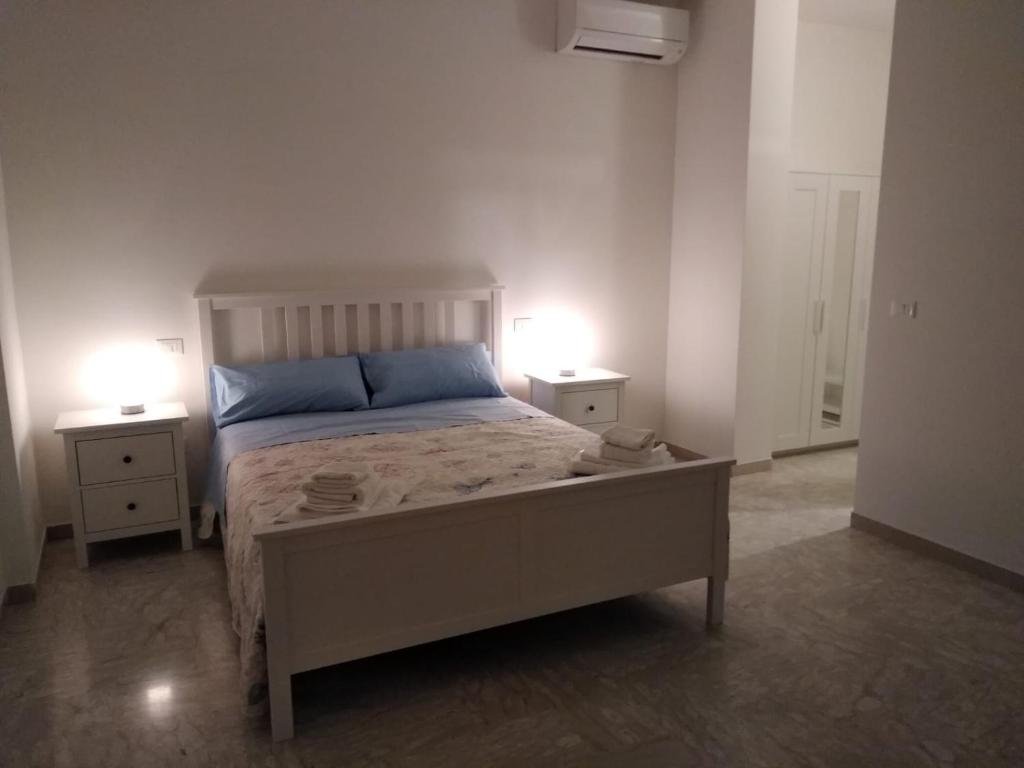 Deluxe double room with balcony and sea view